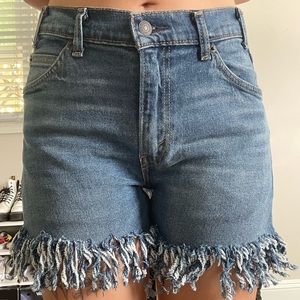 Levi’s orange tab 2017 edition - unique distressed shorts size W28